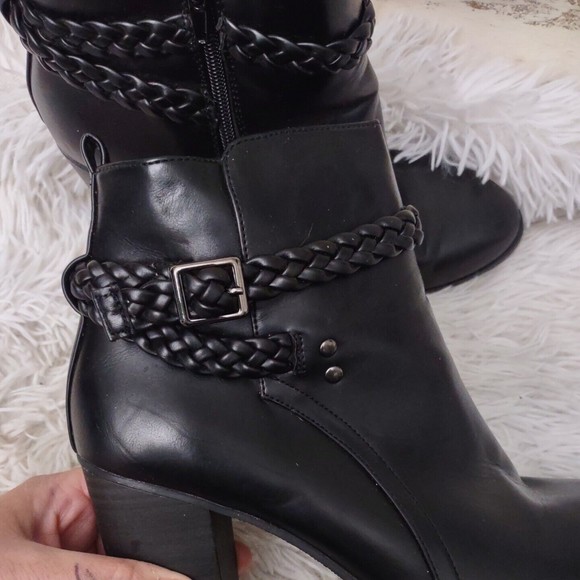 American Eagle Outfitters Black Ankle Boots - Picture 2 of 9